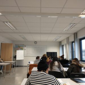 Езиково обучение в учебна зала